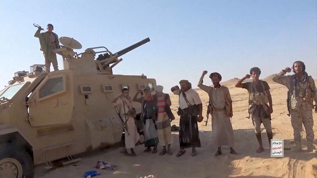 Ibu Kota Arab Saudi Dihantam Serangan Houthi, Kepulan Asap Tebal Terlihat Dekat Bandara Riyadh