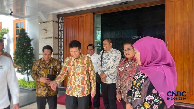 Bahas Pasokan BBM, Khofifah dan Emil Datangi Kantor Kementerian ESDM