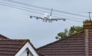 Dampak Mengerikan Badai Austen di Inggris: Airbus A380 Terombang-ambing hingga Ancaman Badai Boelo